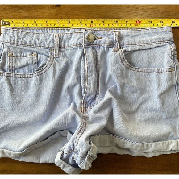 Forever21 Womens Denim Shorts Waist 28" Rise 10" Light Wash - Picture 5 of 6